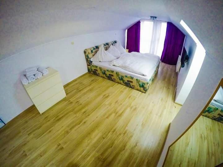 Hotel Casa Germana Lupeni  Zewnętrze zdjęcie