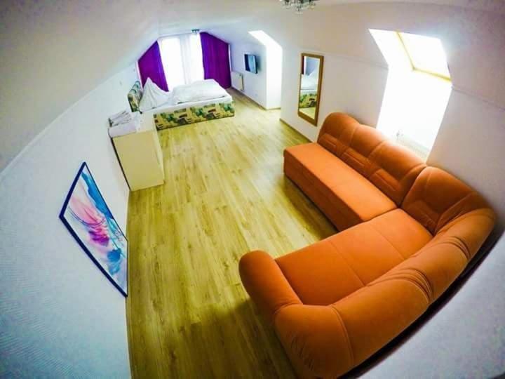 Hotel Casa Germana Lupeni  Zewnętrze zdjęcie
