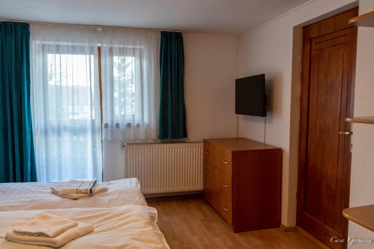 Hotel Casa Germana Lupeni  Zewnętrze zdjęcie