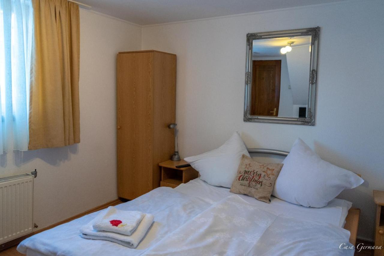 Hotel Casa Germana Lupeni  Zewnętrze zdjęcie